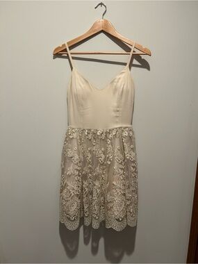 Alice + Olivia Ballerina Bodice Lace Dress